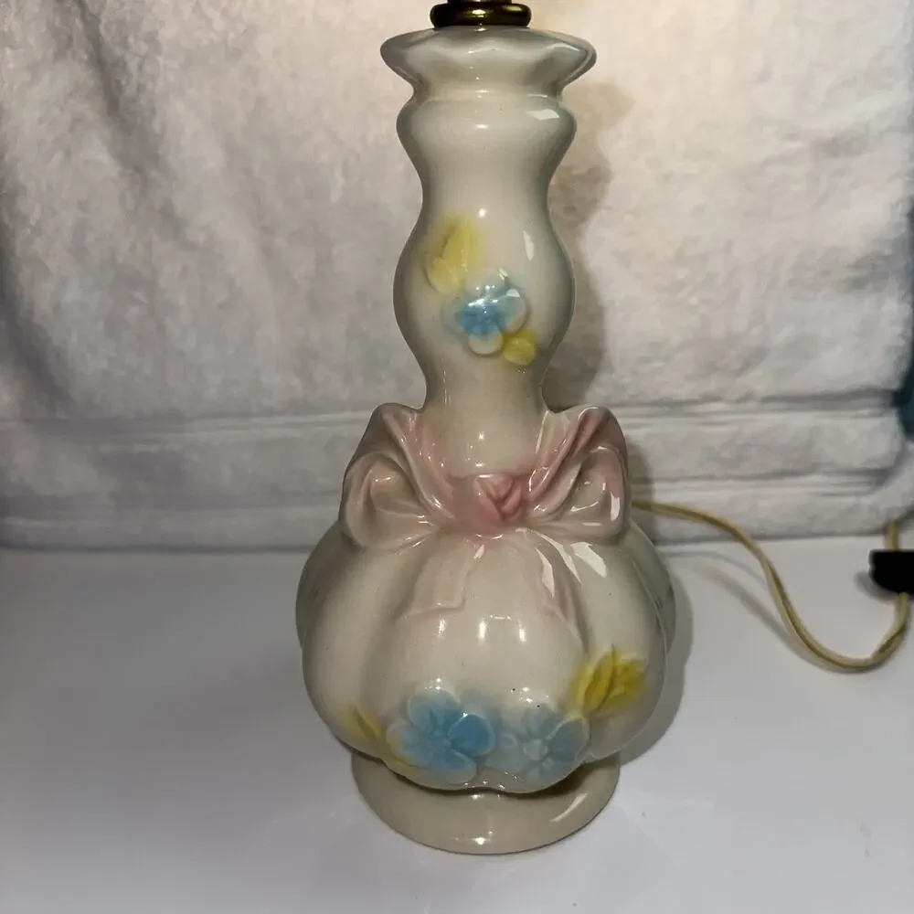 MCM 1950’s Lamp Pink & Blue Cottagecore
